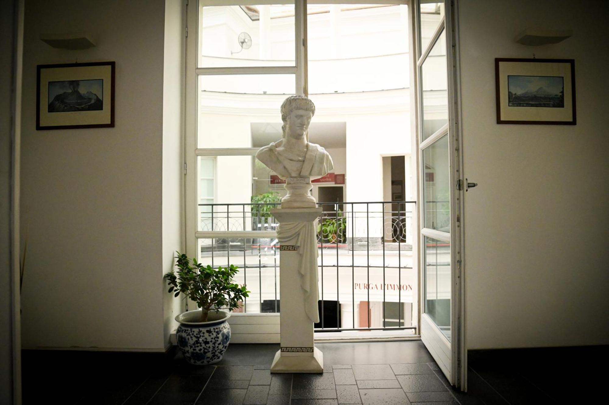 Hotel Terme Neronensis ปอซซุออลี ภายนอก รูปภาพ